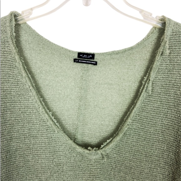 Urban Outfitters Oversized Boho Raw Edges Top Long Sleeve Sage Green Size Large - Picture 3 of 7
